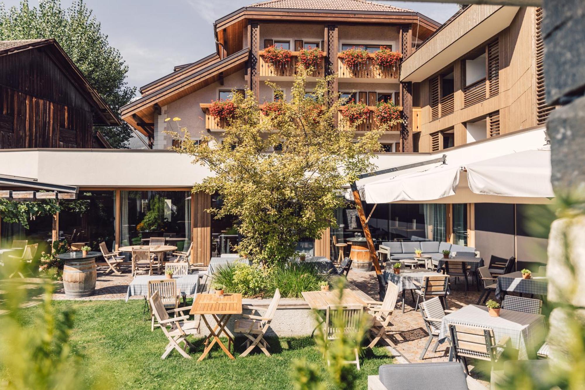 Hotel Restaurant Langgenhof Bruneck Exterior foto